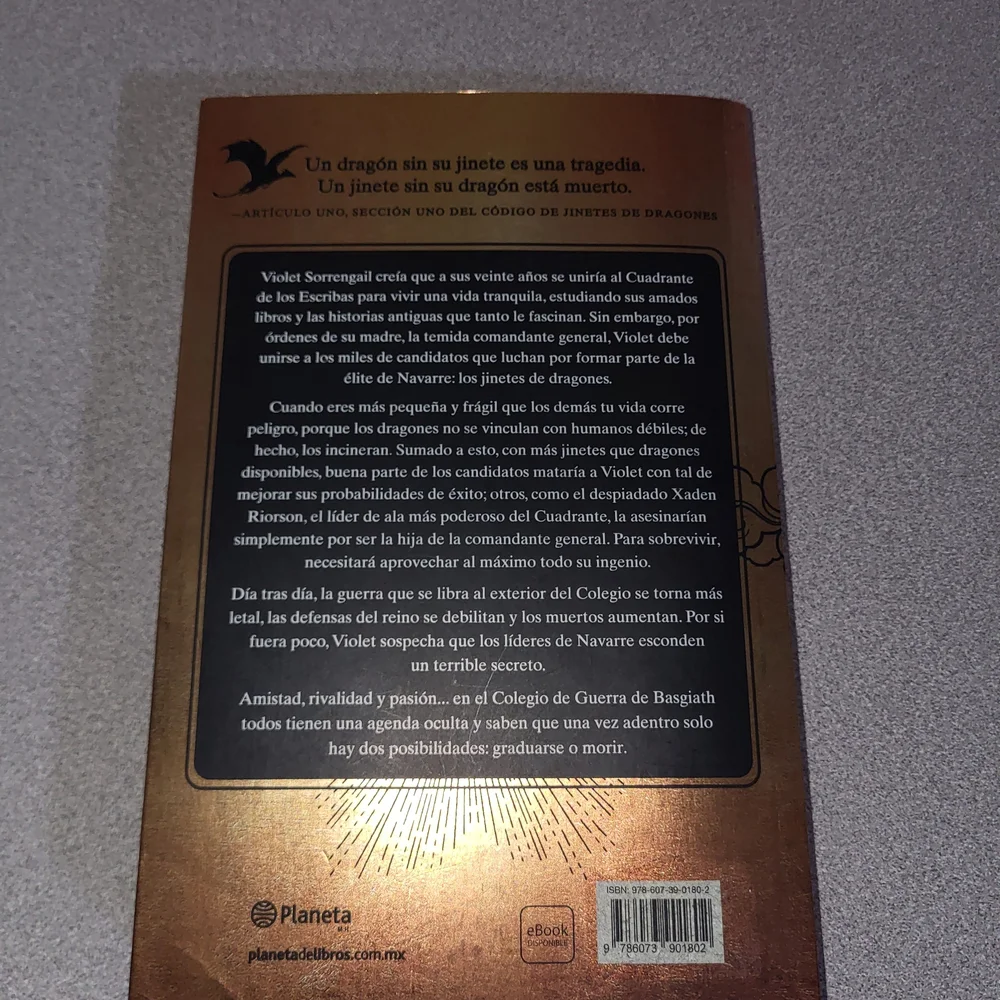 Alas de Sangre Hardcover Book - Picture 7 of 13